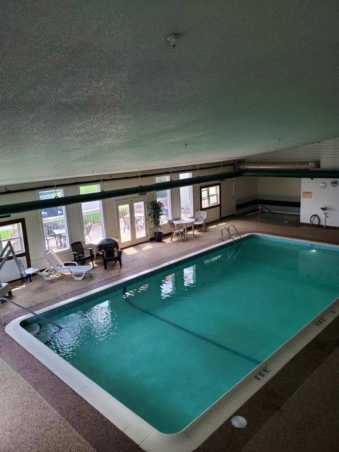 Voyager Inn Saint-Ignace Extérieur photo